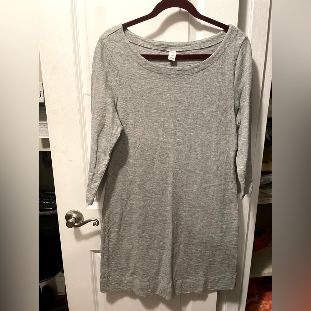 Light gray casual sweater dress, size Large, brand new material.